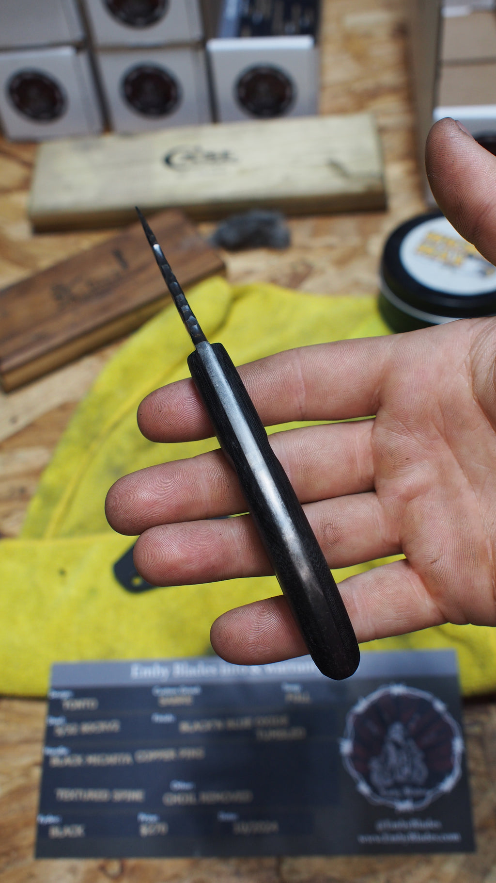 Black Micarta, Tonto