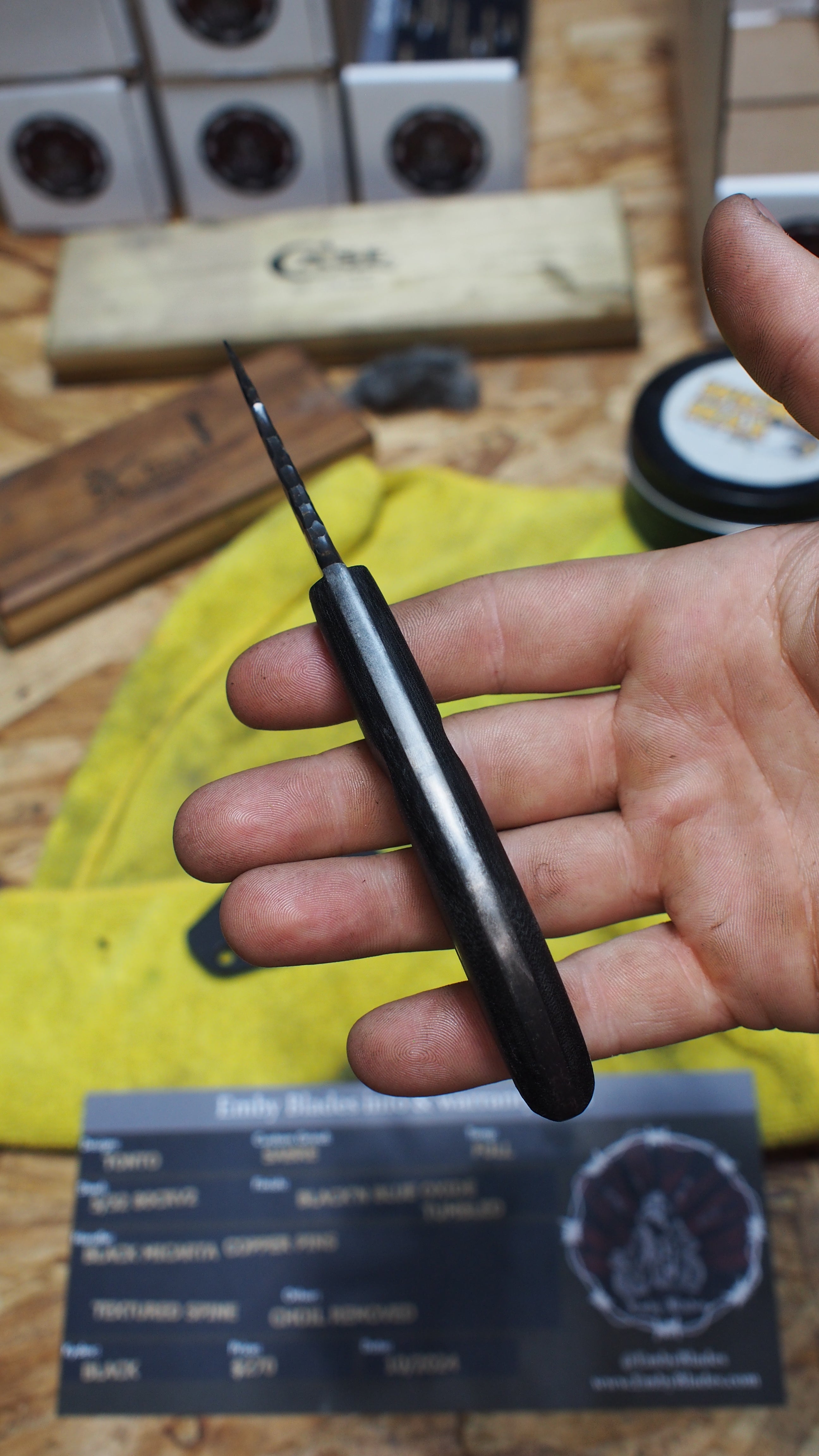 Black Micarta, Tonto