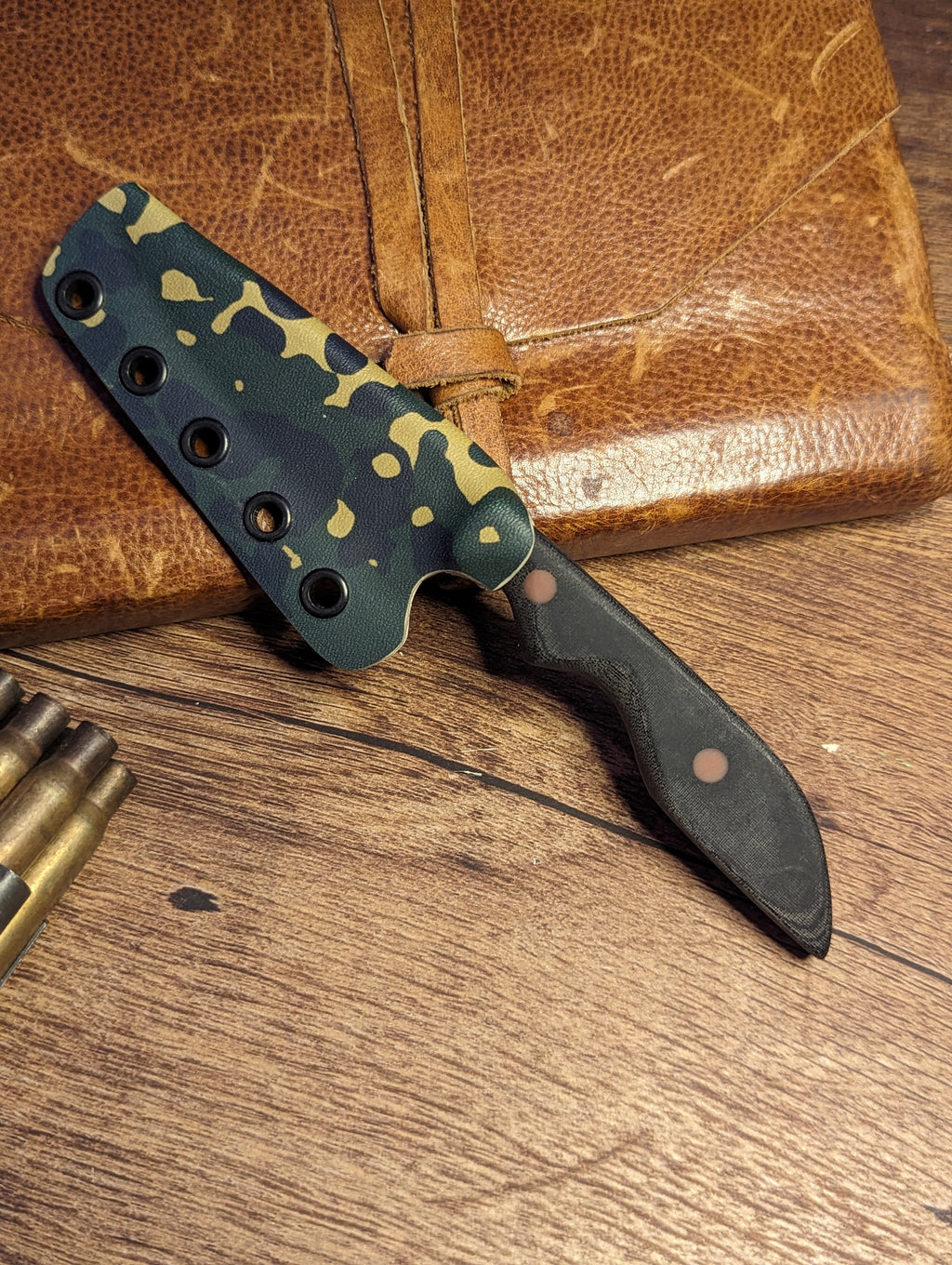 Dirty Sliver, Black micarta, Japanese Flecktarn Kydex