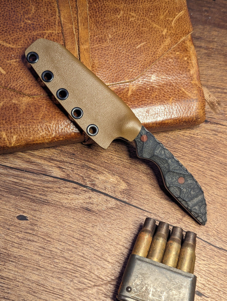 Dirty Sliver, Black micarta, FDE Kydex