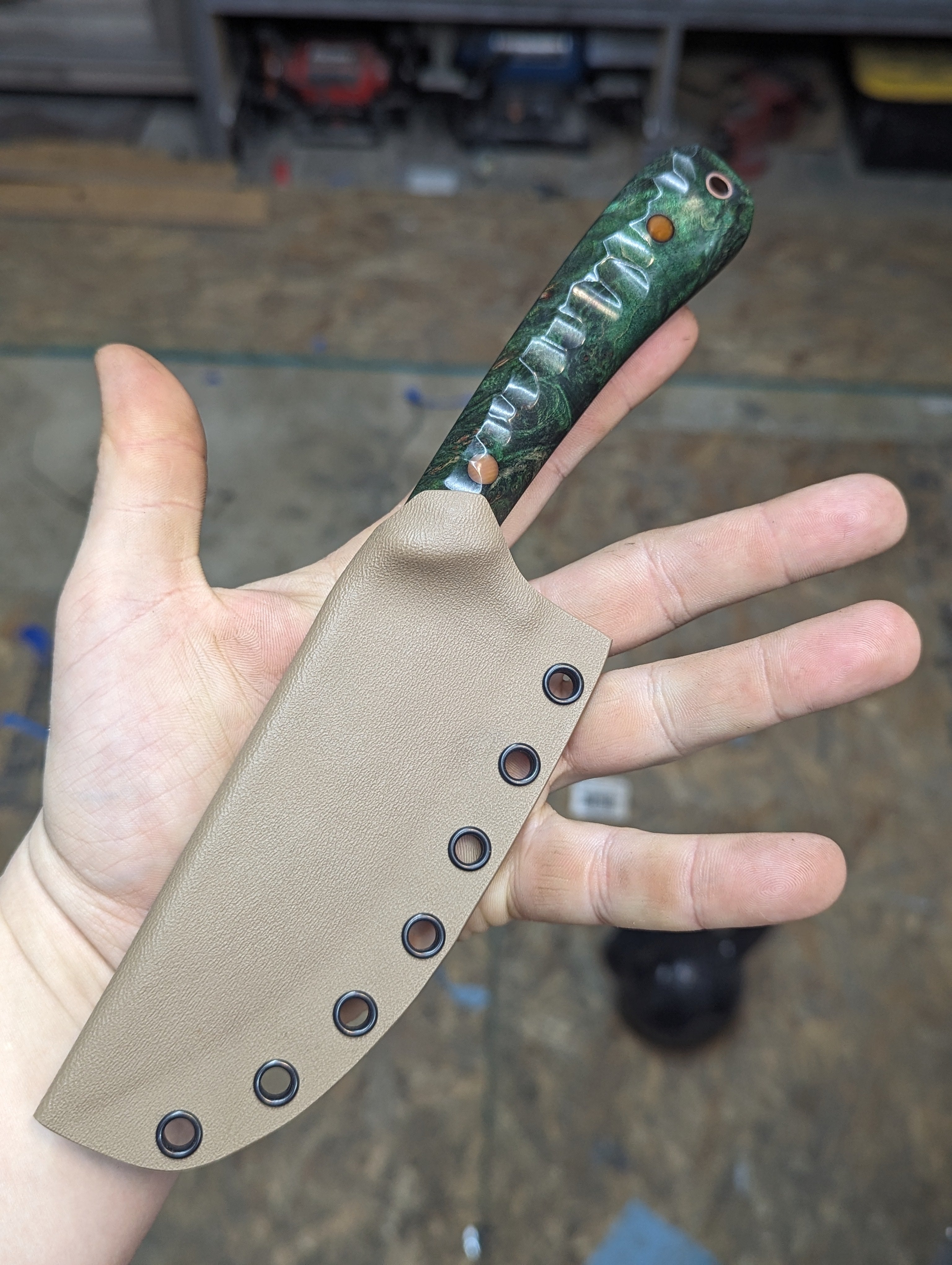 Country, Green Boxelder Burl, Micarta pins, FDE Kydex
