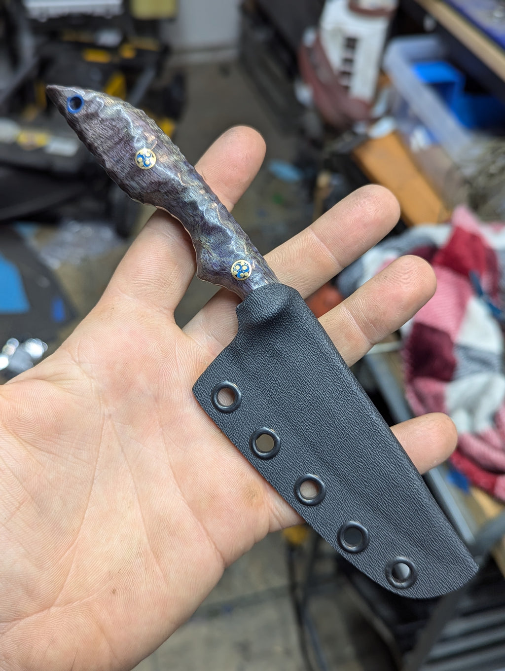 Sliver, dyed mango