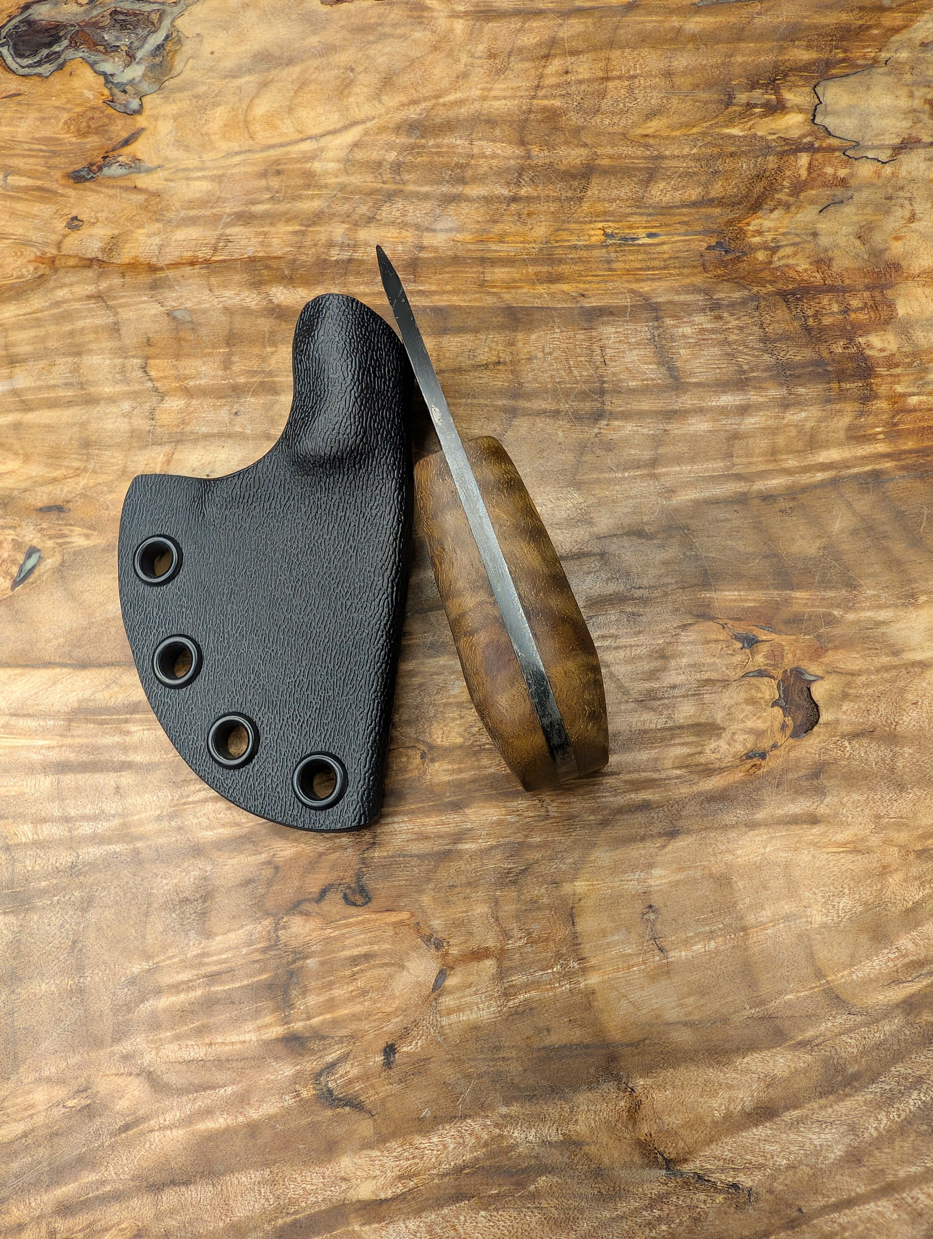 Curly Ash Clipper