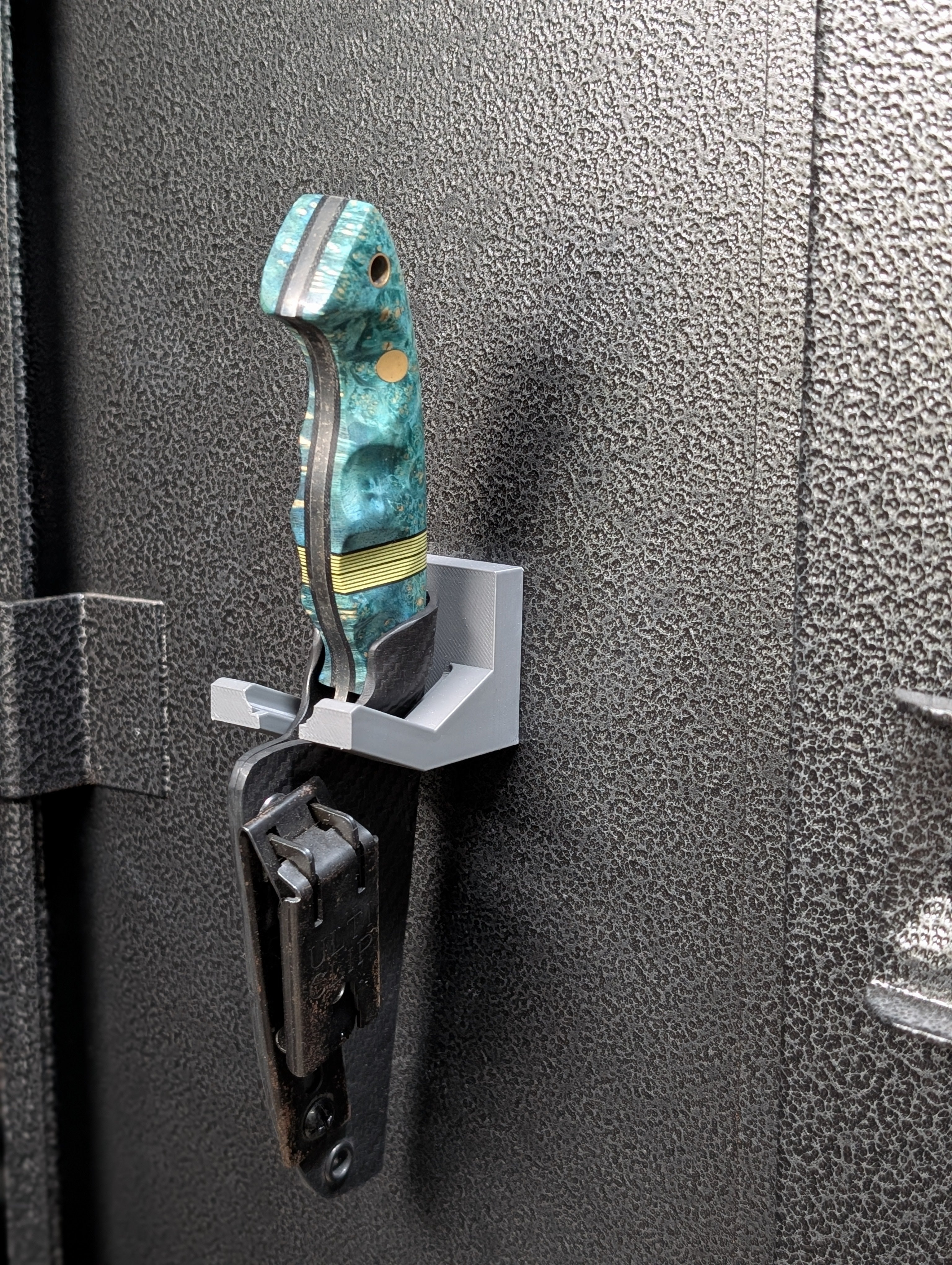 Magnetic, Fixed Blade hanger (BETA TEST)