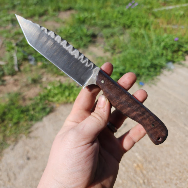 EDC2 Tanto, curly Walnut